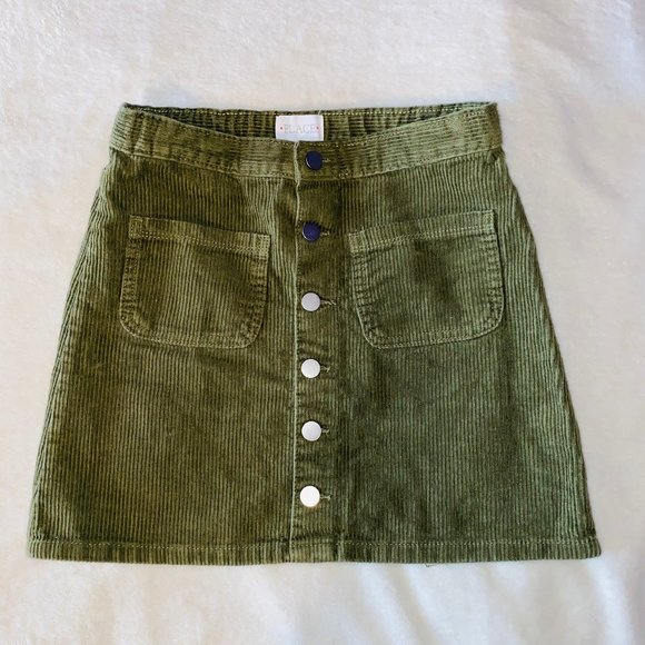 green skirt - Picture 1 of 1